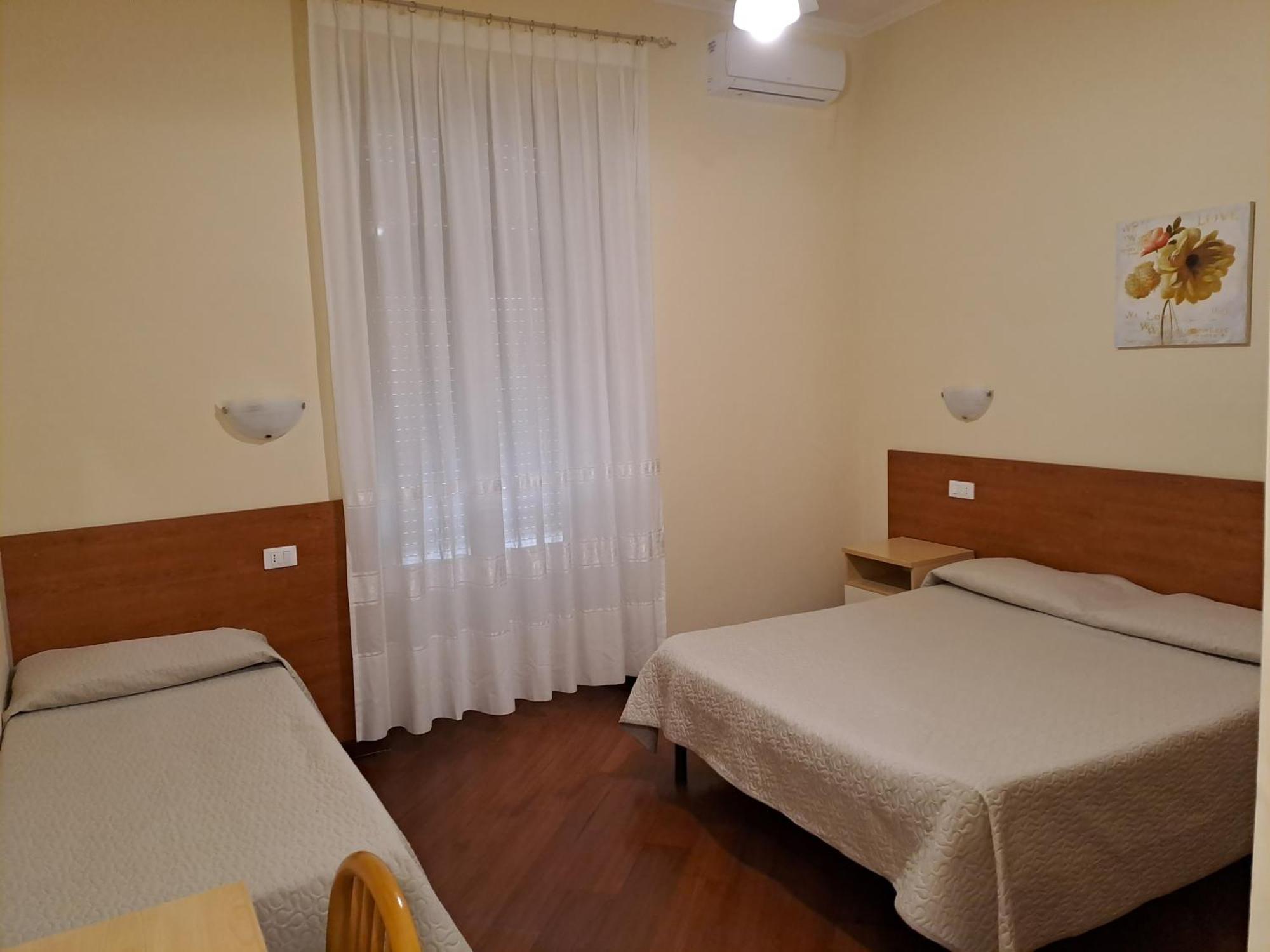 Hotel Villa Robinia Genzano di Roma Luaran gambar