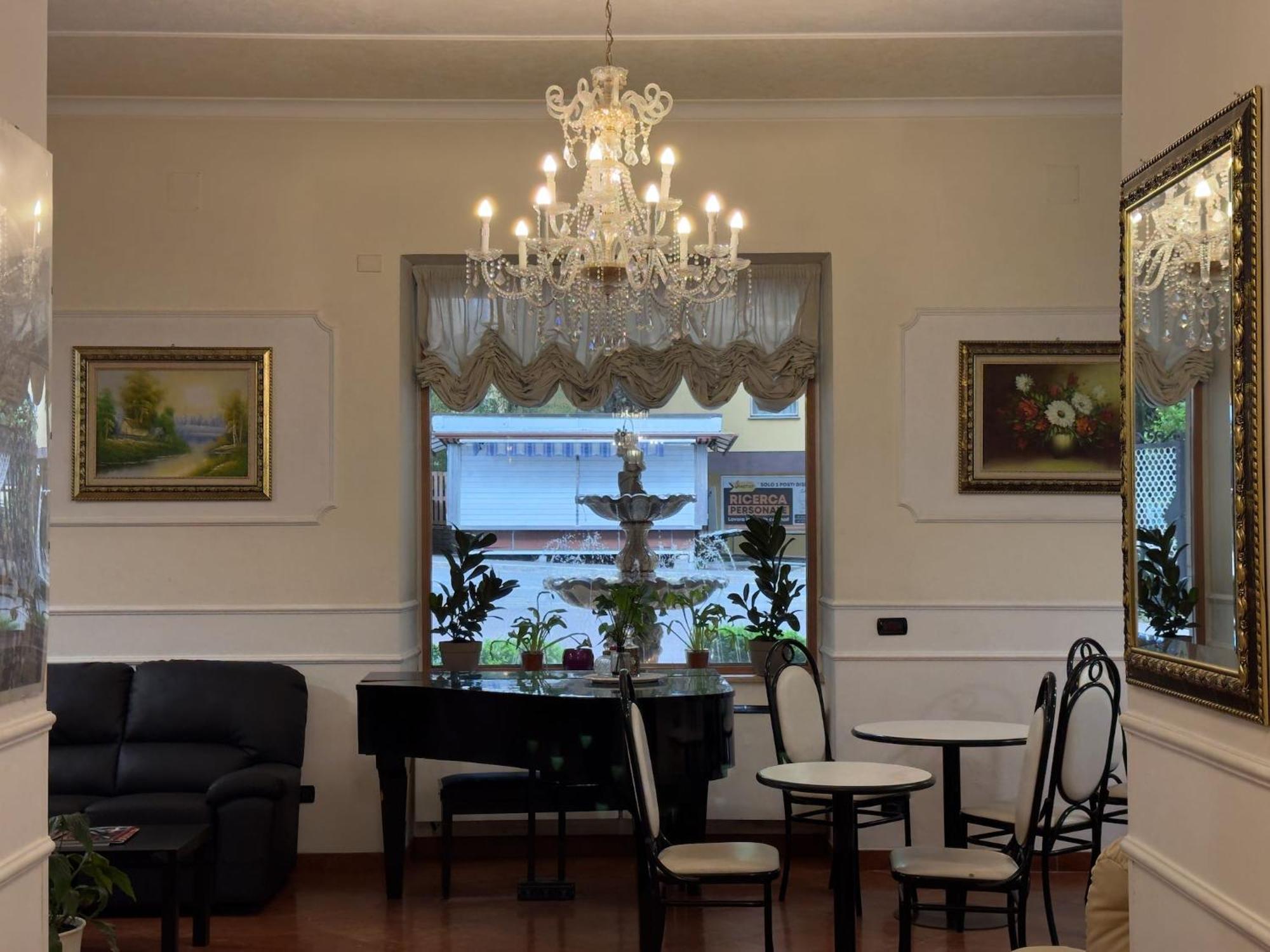 Hotel Villa Robinia Genzano di Roma Luaran gambar