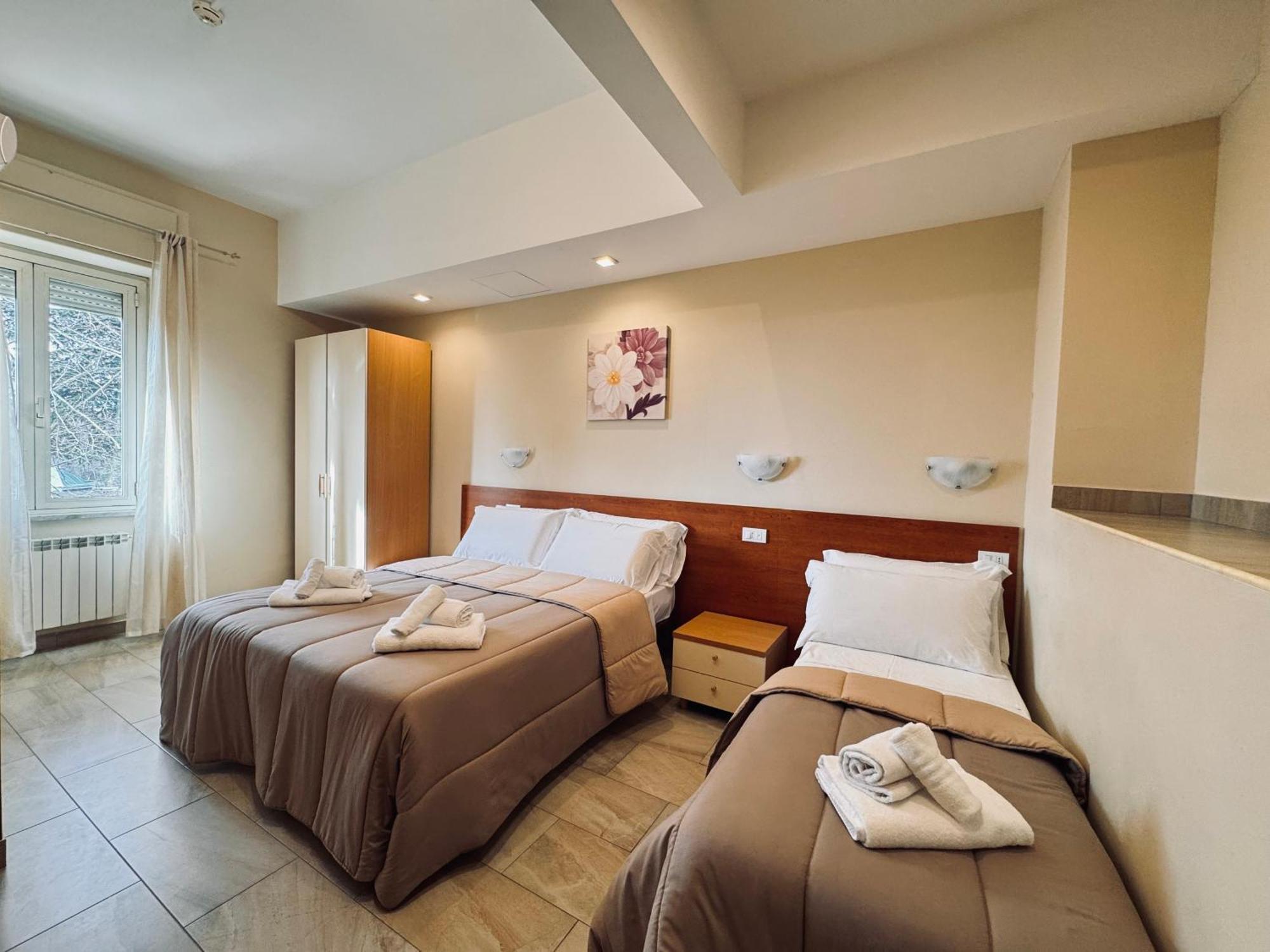 Hotel Villa Robinia Genzano di Roma Luaran gambar