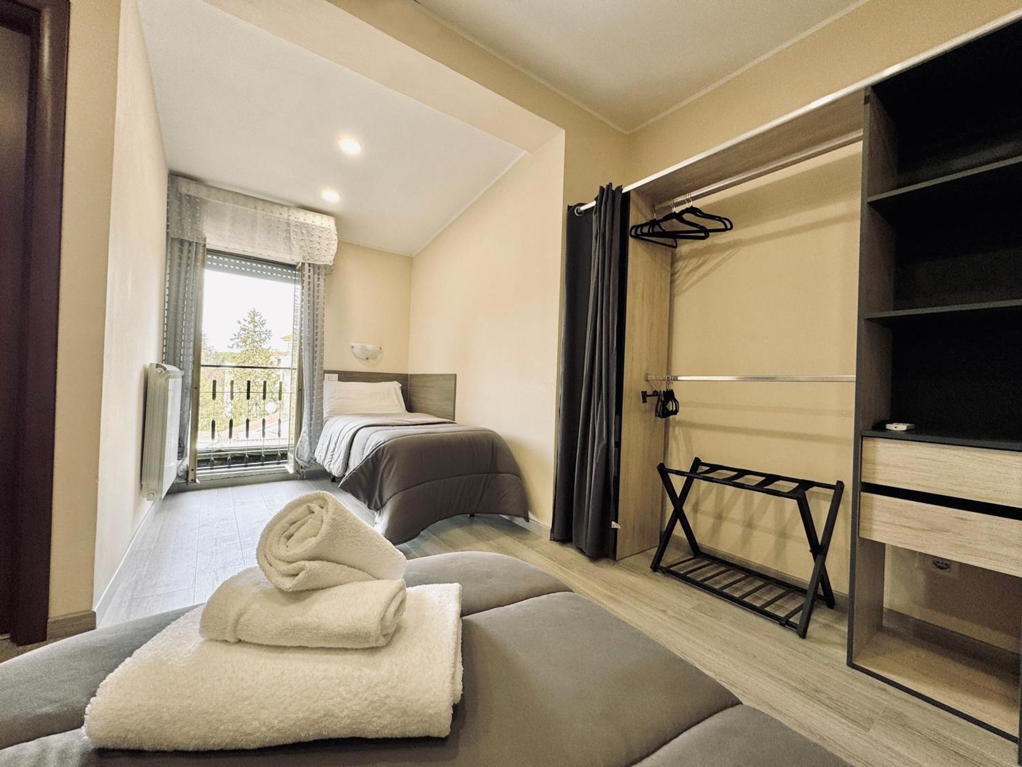 Hotel Villa Robinia Genzano di Roma Luaran gambar